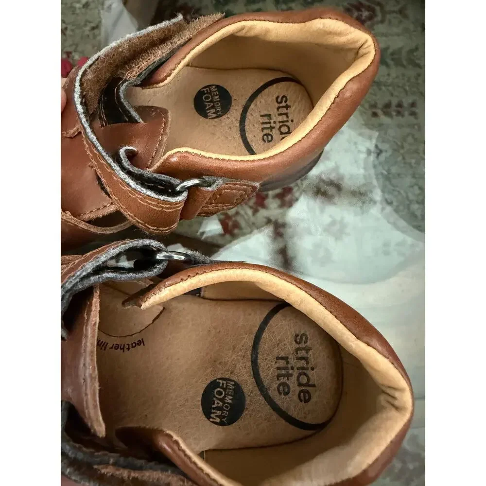 Stride Rite SRT Archie Sandal Size 8.5 Brown Leather Closed Toe Harper Fisherman